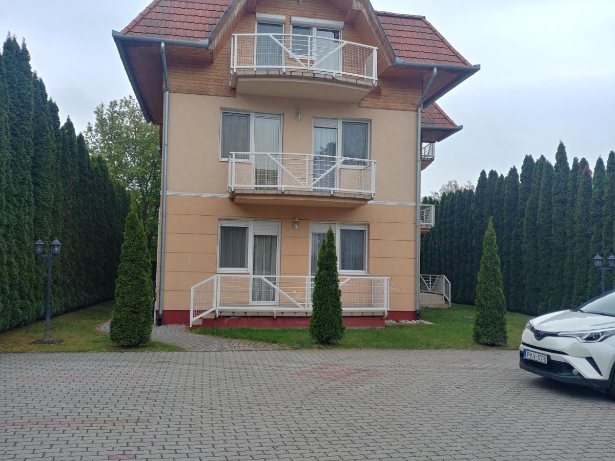 Apartamento Árnyas Balatonlelle Exterior foto